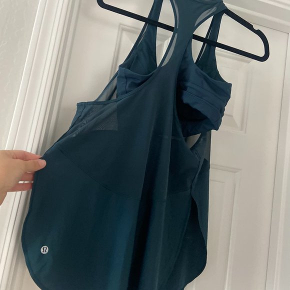 Lululemon 2 in 1 tank - Picture 2 of 4